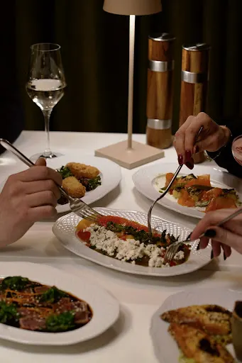 Neo Bistro - Mariacka 20 - restauracja Kołobrzeg - koktajl bar - lunch śniadania Kołobrzeg - bistro